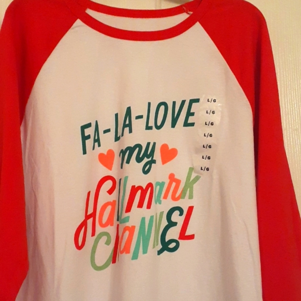 NWT Hallmark Raglan T-SHIRT 60% Cotton 40% Polyester Size Large women or Men